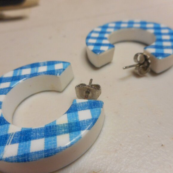 BLUE AND WHITE CHECKERED  Earrings ... OPEN HOOP  ...  really cute - Picture 3 of 3